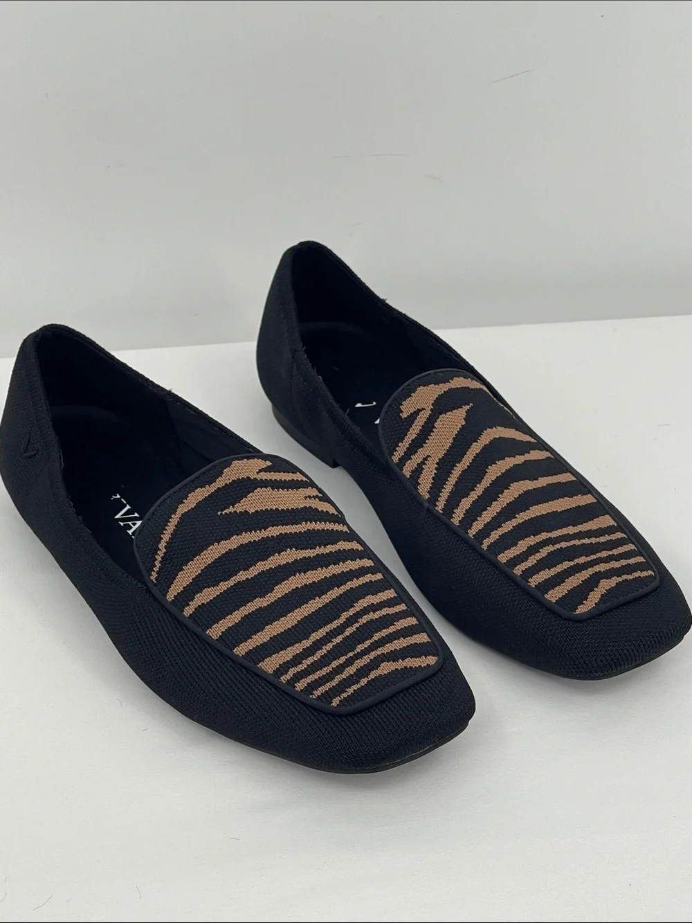 VIVAIA Black Loafers with Brown Zebra Knit Detail WOMENS SIZE 39